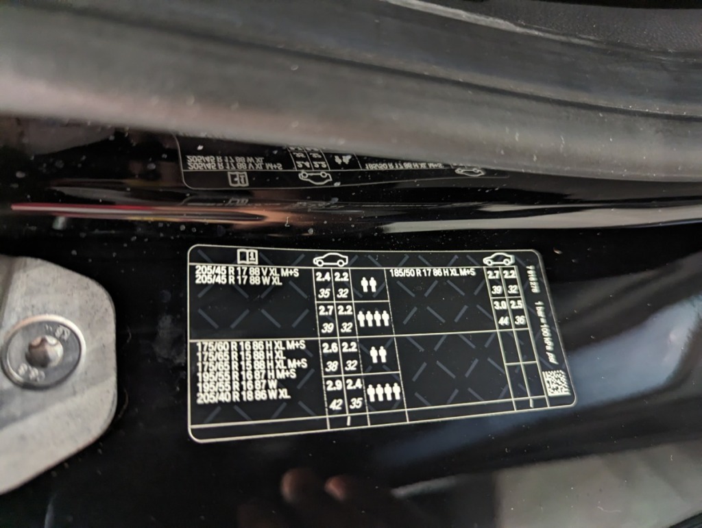 ミニのタイヤ空気圧、最後にチェックしたのはいつ？